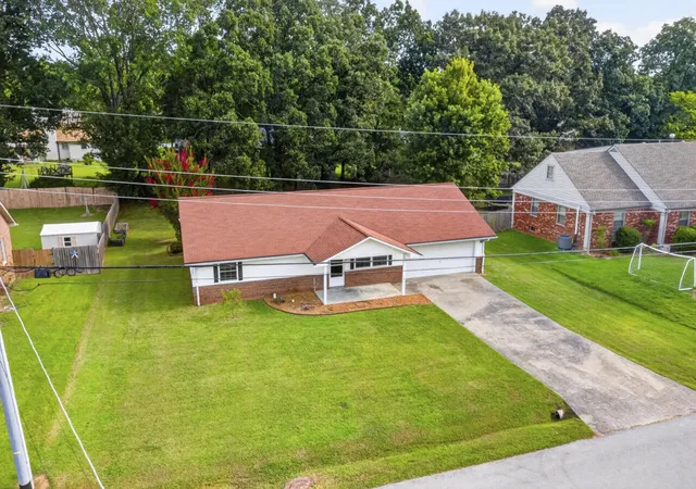 Photo 3 of Sale Pending at 1518 Kirkwood Dr, Murray, KY 42071 | MLS# 26022083 | Listing updated on 2026-08-24