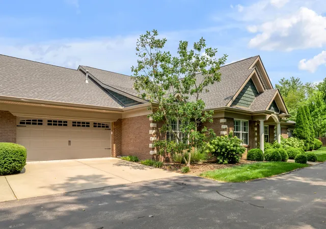 Photo 3 of Sale Pending at 1950 Fort Harrods Dr, Lexington, KY 40503 | MLS# 26023036 | Listing updated on 2026-09-04
