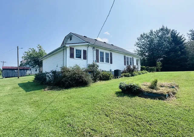 Photo 3 of Single family home for sale at 11315 Ky Hwy 1247, Waynesburg, KY 40489 | MLS# 26021618 | Listing updated on 2026-09-08