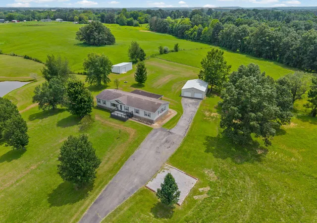 Photo 2 of Single family home for sale at 362 J P Hanks Rd, Nortonville, KY 42442 | MLS# 26021627 | Listing updated on 2026-08-31