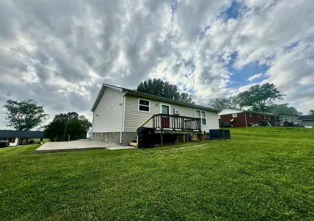 Photo 2 of Single family home for sale at 35 Cardinal Dr, Cadiz, KY 42211 | MLS# 26021656 | Listing updated on 2026-09-08