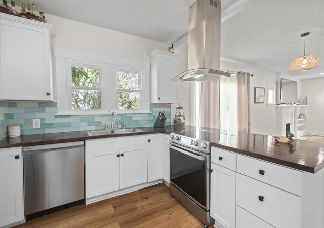 Photo 3 of Single family home for sale at 606 College St, Winchester, KY 40391 | MLS# 26021605 | Listing updated on 2026-09-21