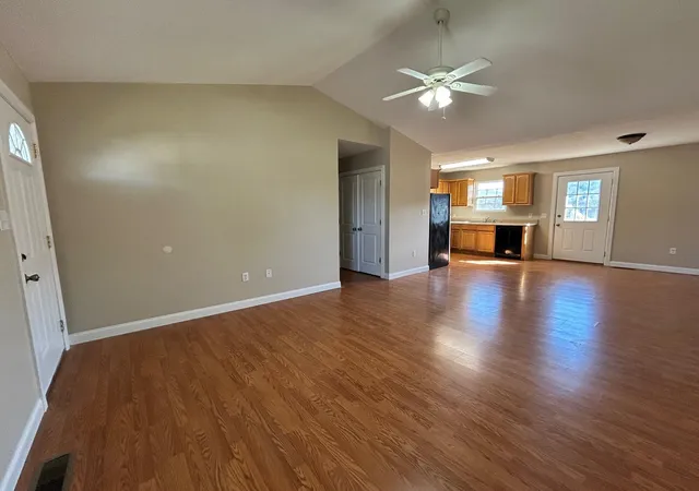 Photo 4 of Single family home for sale at 1465 Blaze Valley Rd, Somerset, KY 42501 | MLS# 26021603 | Listing updated on 2026-09-01