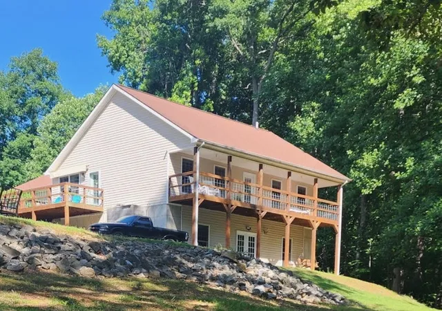 Photo 2 of Single family home for sale at 413 Shore Dr, Cadiz, KY 42211 | MLS# 26022170 | Listing updated on 2026-08-15