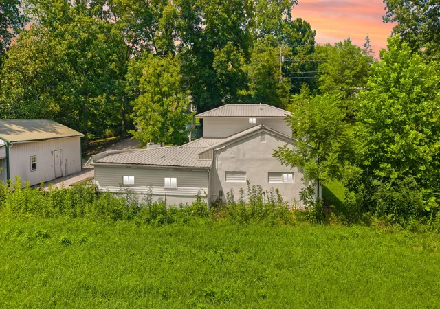Photo 2 of Single family home for sale at 190 Walker Dr, Burnside, KY 42519 | MLS# 26021621 | Listing updated on 2026-09-24