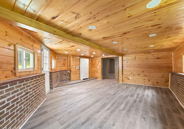Photo 1 of Single family home for sale at 190 Walker Dr, Burnside, KY 42519 | MLS# 26021621 | Listing updated on 2026-10-19