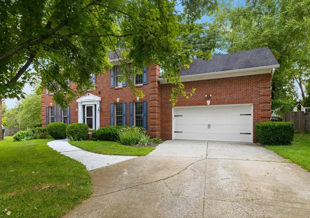 Photo 2 of Single family home for sale at 2820 Ashbrooke Dr, Lexington, KY 40513 | MLS# 26021644 | Listing updated on 2026-10-20