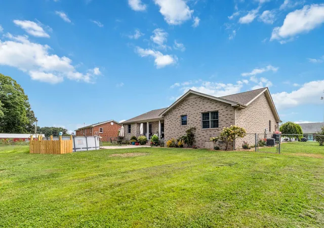 Photo 2 of Single family home for sale at 92 Avian Ln, London, KY 40744 | MLS# 26021772 | Listing updated on 2026-08-23