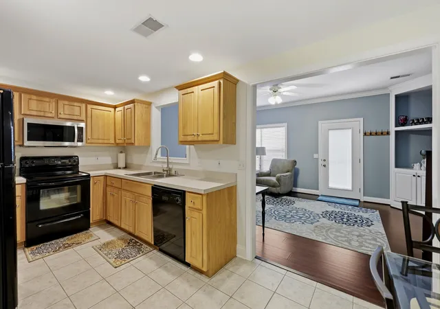 Photo 3 of Sale Pending at 185 Berry Ave, Versailles, KY 40383 | MLS# 26021663 | Listing updated on 2026-10-01