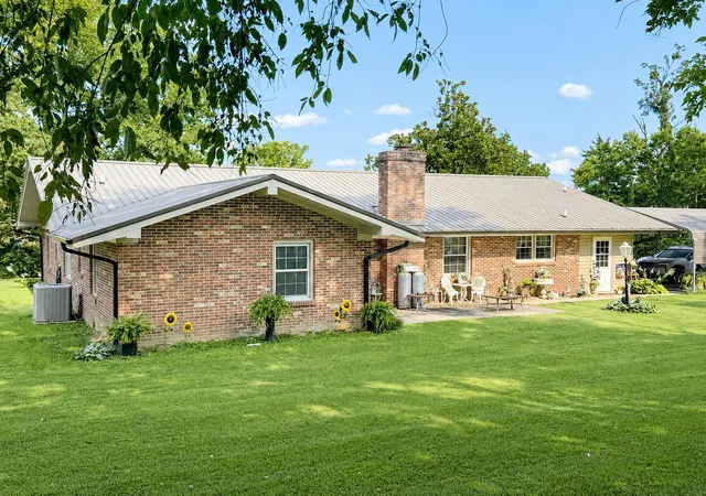 Photo 3 of Single family home for sale at 333 Choctaw Trl, Stanford, KY 40484 | MLS# 26021747 | Listing updated on 2026-09-14