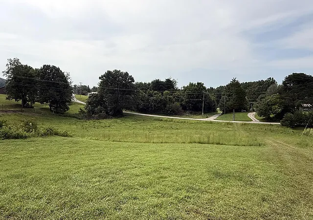 Photo 4 of Single family home for sale at 100 Buffalo Tr, Monticello, KY 42633 | MLS# 26021660 | Listing updated on 2026-08-18