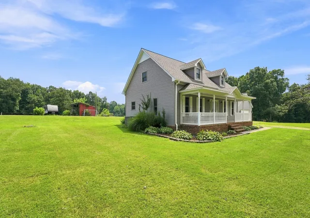 Photo 2 of Single family home for sale at 6025 Shar Cal Rd, Calvert City, KY 42029 | MLS# 26021719 | Listing updated on 2026-09-12