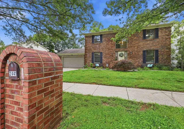 Photo 3 of Single family home for sale at 2441 Doubletree Ct, Lexington, KY 40514 | MLS# 26021657 | Listing updated on 2026-08-24