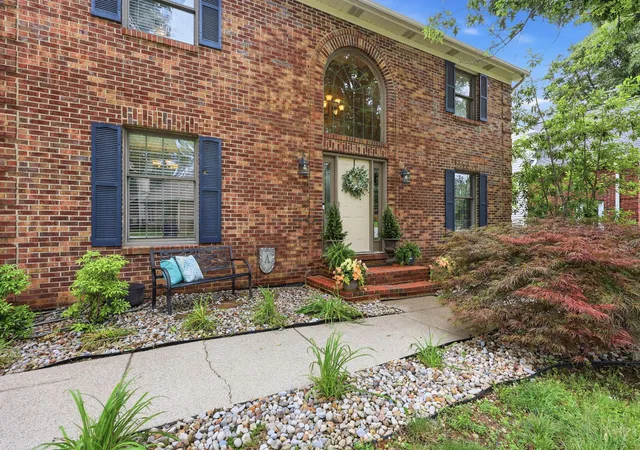 Photo 4 of Single family home for sale at 2441 Doubletree Ct, Lexington, KY 40514 | MLS# 26021657 | Listing updated on 2026-08-24