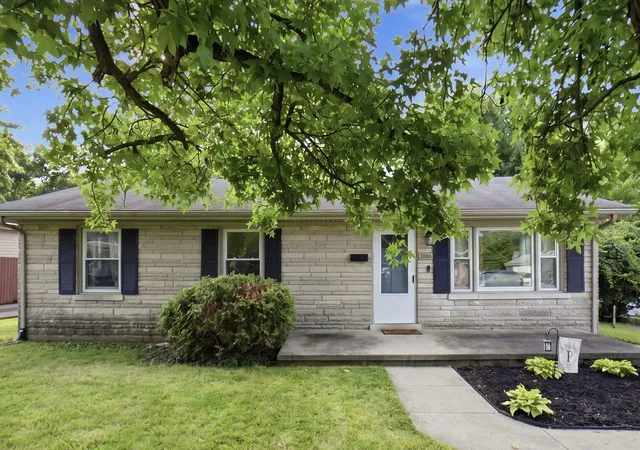 Photo 1 of Sale Pending at 3769 Temple Dr, Lexington, KY 40517 | MLS# 26022455 | Listing updated on 2026-09-01
