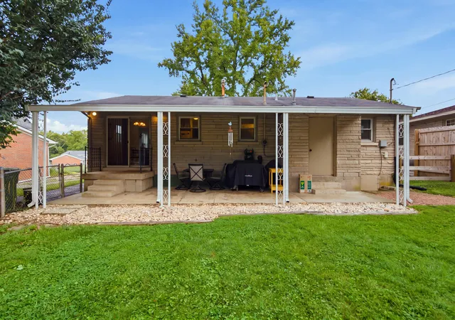 Photo 3 of Sale Pending at 3769 Temple Dr, Lexington, KY 40517 | MLS# 26022455 | Listing updated on 2026-09-01