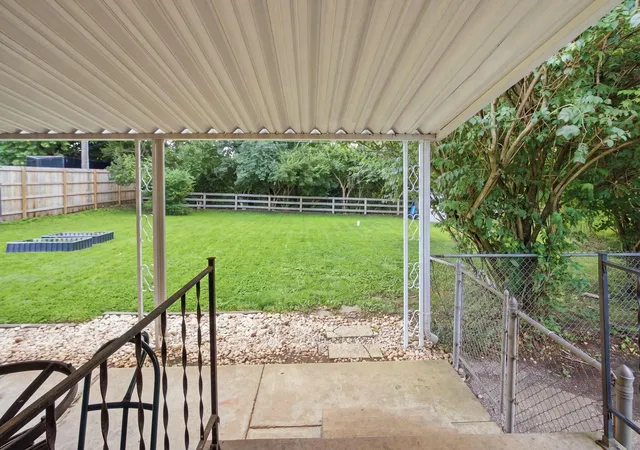 Photo 3 of Sale Pending at 3769 Temple Dr, Lexington, KY 40517 | MLS# 26022455 | Listing updated on 2026-09-01