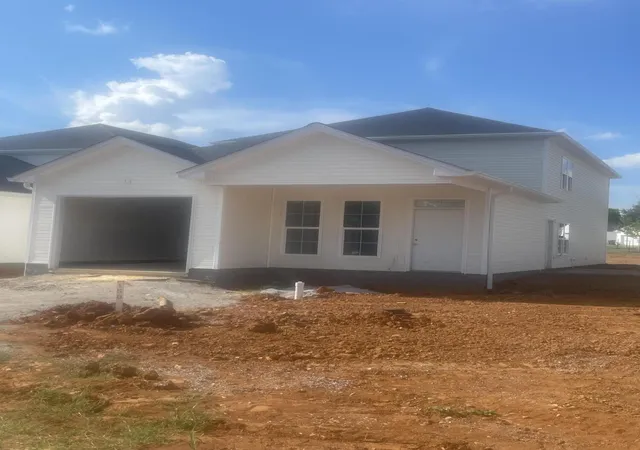 Photo 1 of Single family home for sale at 406 Daniel Boone Ln, Hopkinsville, KY 42240 | MLS# 26023828 | Listing updated on 2026-08-31
