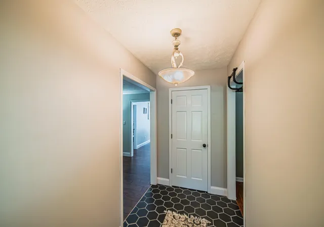 Photo 2 of Sale Pending at 4430 Us 45 S, Paducah, KY 42003 | MLS# 26023511 | Listing updated on 2026-09-03