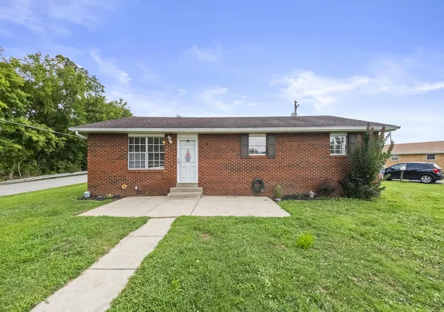 Photo 1 of Sale Pending at 821 Cheryl Ann Ct, Worthington, KY 41183 | MLS# 26022066 | Listing updated on 2026-09-08