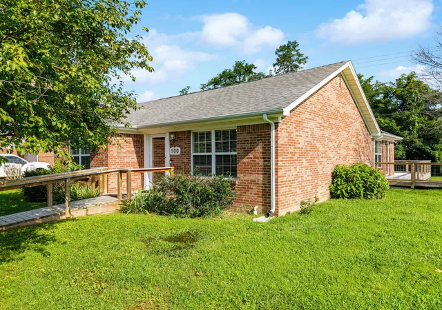 Photo 4 of Sale Pending at 100 Henry Dr, Berea, KY 40403 | MLS# 26022412 | Listing updated on 2026-10-04