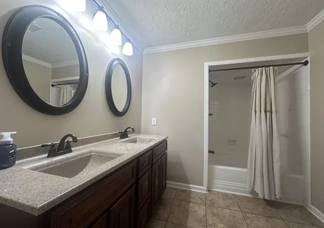 Photo 3 of Single family home for sale at 816 Sha Wa Ct, Murray, KY 42071 | MLS# 26021693 | Listing updated on 2026-08-11