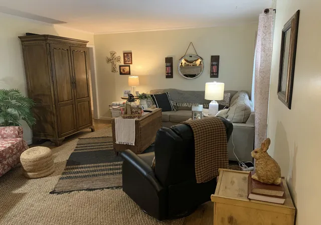 Photo 2 of Single family home for sale at 165 Reid Cir, Paducah, KY 42003 | MLS# 26021691 | Listing updated on 2026-08-11
