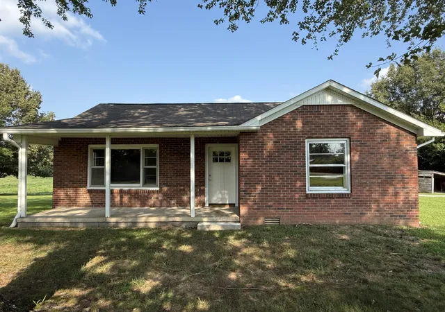 Photo 1 of Single family home for sale at 4390 Hopewell Rd, Mayfield, KY 42066 | MLS# 26021885 | Listing updated on 2026-09-12