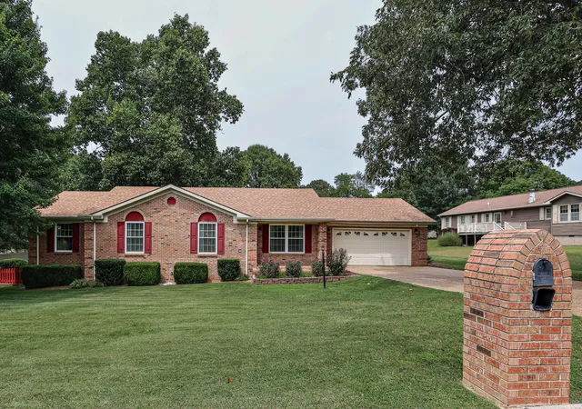 Photo 2 of Sale Pending at 405 Drawbridge Tr, Paducah, KY 42003 | MLS# 26022005 | Listing updated on 2026-08-21