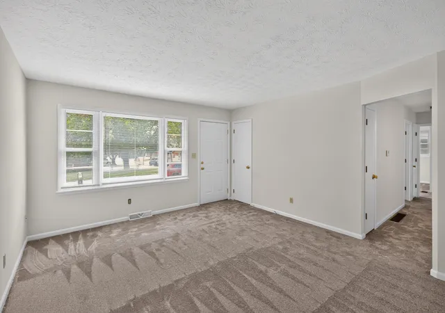 Photo 4 of Sale Pending at 808 Nancy St, Versailles, KY 40383 | MLS# 26021689 | Listing updated on 2026-09-08