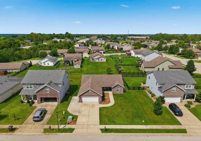 Photo 1 of Single family home for sale at 604 Fairfax Ln, Richmond, KY 40475 | MLS# 26022091 | Listing updated on 2026-10-29