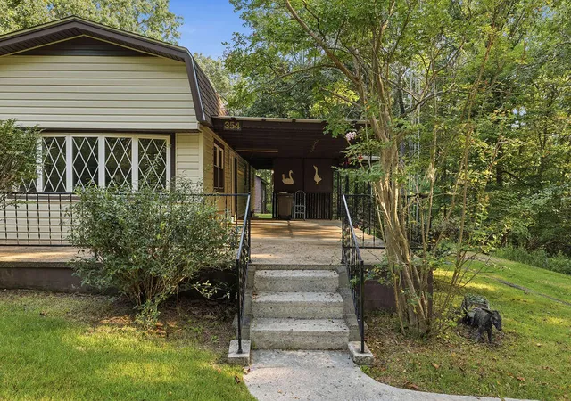 Photo 3 of Sale Pending at 354 Scenic Valley Ln, New Concord, KY 42076 | MLS# 26022308 | Listing updated on 2026-10-07