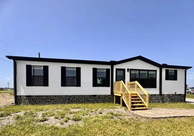 Photo 3 of Single family home for sale at 374 Turkey Loop, East Bernstadt, KY 40729 | MLS# 26021970 | Listing updated on 2026-10-07