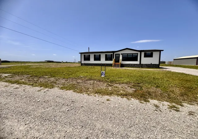 Photo 3 of Single family home for sale at 374 Turkey Loop, East Bernstadt, KY 40729 | MLS# 26021970 | Listing updated on 2026-10-07