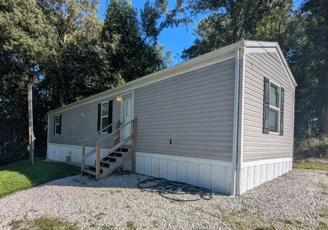 Photo 3 of Single family home for sale at 249 Devils Neck Rd, Corbin, KY 40701 | MLS# 26021692 | Listing updated on 2026-09-02
