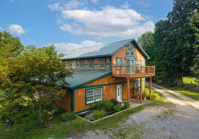 Photo 2 of Single family home for sale at 3271 Henson Crk Rd, Liberty, KY 42539 | MLS# 26021713 | Listing updated on 2026-08-11