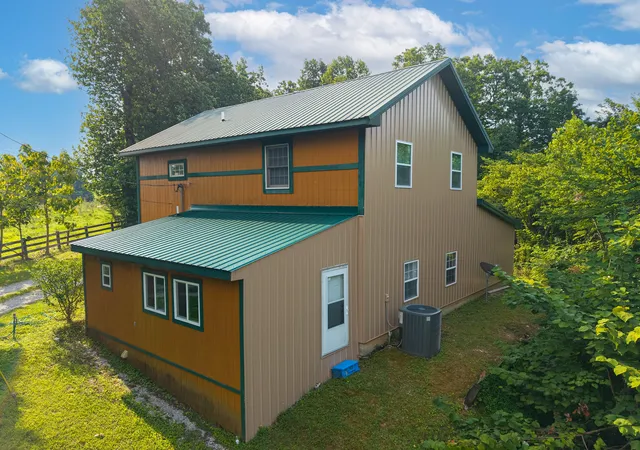 Photo 4 of Single family home for sale at 3271 Henson Crk Rd, Liberty, KY 42539 | MLS# 26021713 | Listing updated on 2026-08-11