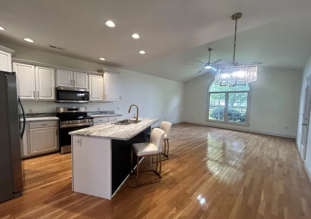 Photo 4 of Townhouse for sale at 81 E Saddlebrook Dr, Somerset, KY 42503 | MLS# 26022301 | Listing updated on 2026-10-08