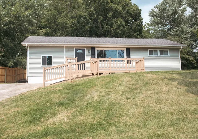 Single family home for sale at 38 Mackay Ave, Winchester, KY 40391 | MLS# 26021864