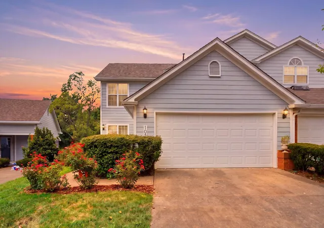 Townhouse for sale at 1058 Griffin Gate Dr, Lexington, KY 40511 | MLS# 26021785