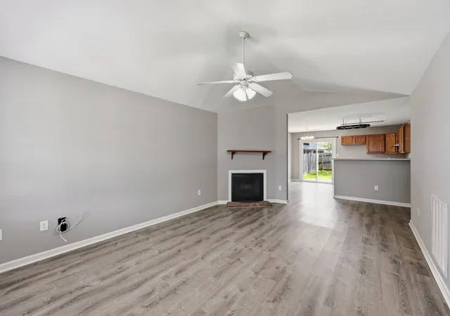 Photo 2 of Sale Pending at 217 Christopher Dr, Nicholasville, KY 40356 | MLS# 26022688 | Listing updated on 2026-08-31