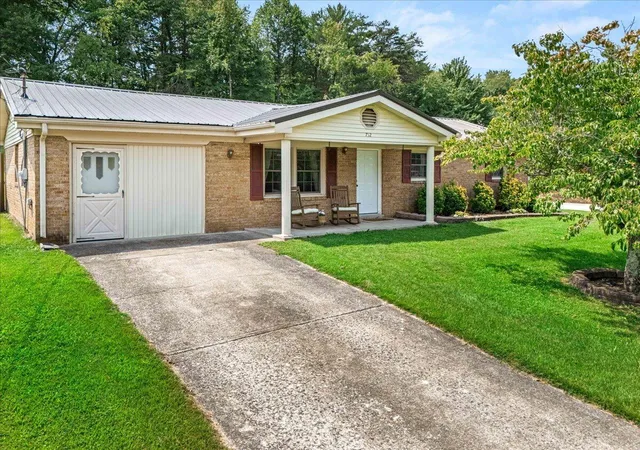 Photo 1 of Single family home for sale at 732 Oaklawn Cir, Corbin, KY 40701 | MLS# 26021883 | Listing updated on 2026-08-13