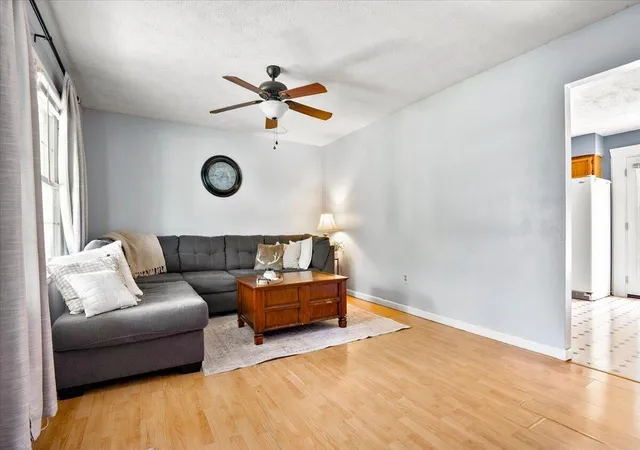 Photo 3 of Single family home for sale at 732 Oaklawn Cir, Corbin, KY 40701 | MLS# 26021883 | Listing updated on 2026-09-17