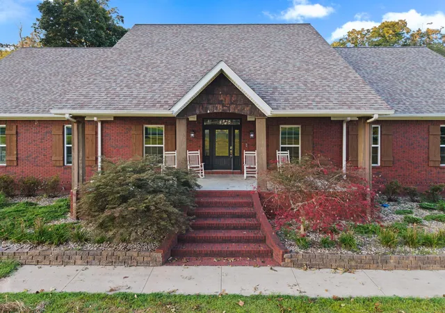Photo 1 of Single family home for sale at 3752 Kentucky 121, Murray, KY 42071 | MLS# 26023173 | Listing updated on 2026-08-25