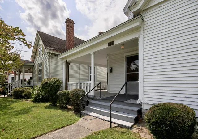 Photo 2 of Sale Pending at 145 N Ashland Ave, Lexington, KY 40502 | MLS# 26021854 | Listing updated on 2026-09-03