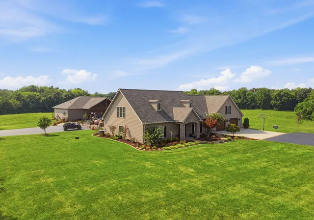 Photo 4 of Single family home for sale at 1257 Nance Rd, Hickory, KY 42051 | MLS# 26022019 | Listing updated on 2026-08-25