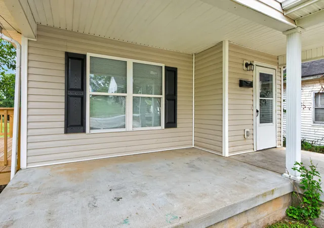 Photo 4 of Sale Pending at 117 Estill St, Mount Sterling, KY 40353 | MLS# 26021890 | Listing updated on 2026-08-23