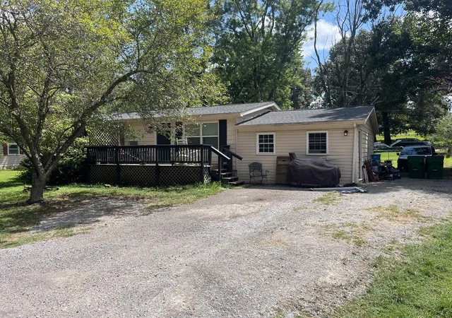 Photo 1 of Single family home for sale at 1501 Creekside Dr, Paducah, KY 42003 | MLS# 26022845 | Listing updated on 2026-08-21