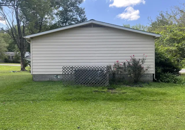 Photo 3 of Single family home for sale at 1501 Creekside Dr, Paducah, KY 42003 | MLS# 26022845 | Listing updated on 2026-08-21