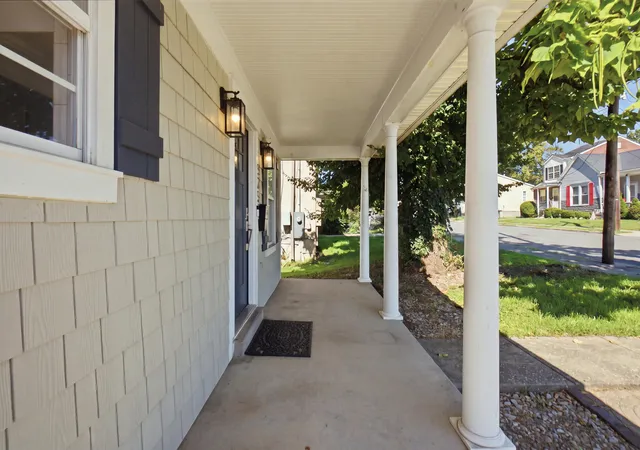 Photo 3 of Single family home for sale at 525 Patterson St, Lexington, KY 40508 | MLS# 26022649 | Listing updated on 2026-09-04